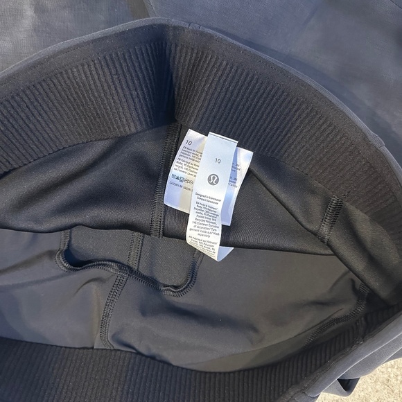 LULULEMON SOFTSTREAM KICK FLARE LADIES SHORTS 4" BLACK SIZE 10 - Picture 8 of 8